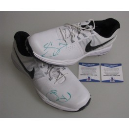JASON DAY Hand signed NIKE Golf Shoes x 2 + JSA COA 'BUY AUTHENTIC' JASON DAY Hand signed NIKE Golf Shoes x 2 + JSA COA 'BUY AUTHENTIC'